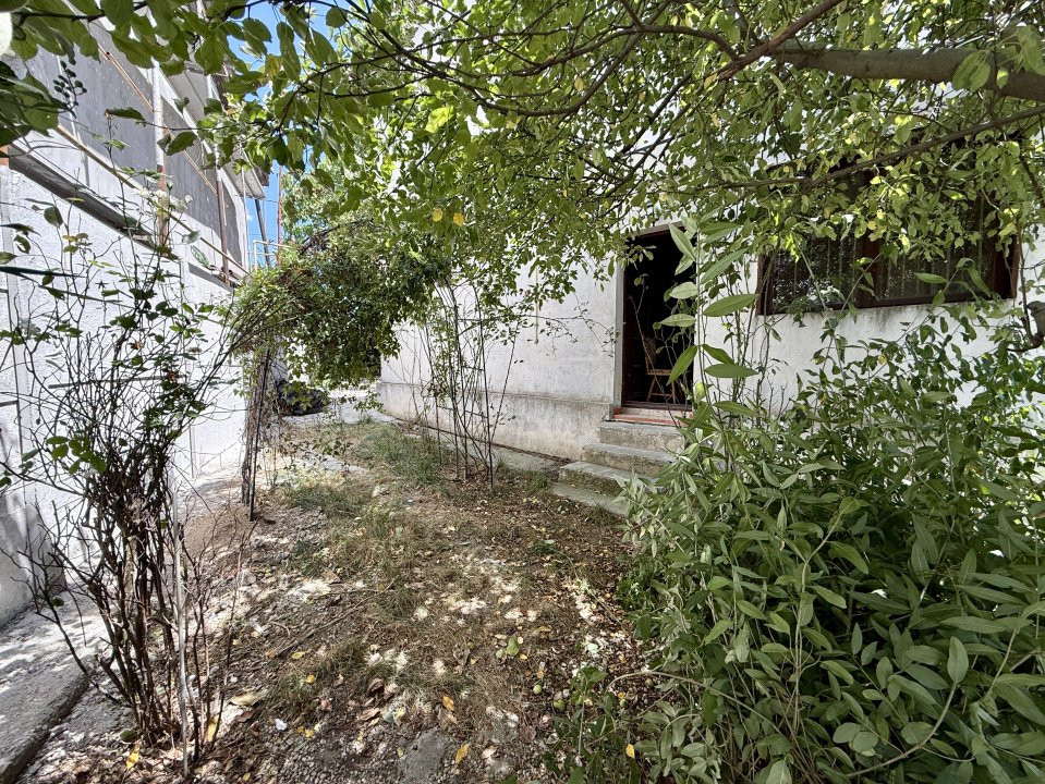 Casă solidă pe colț, 240 mpu, terasă, curte și utilități full | Pantelimon
