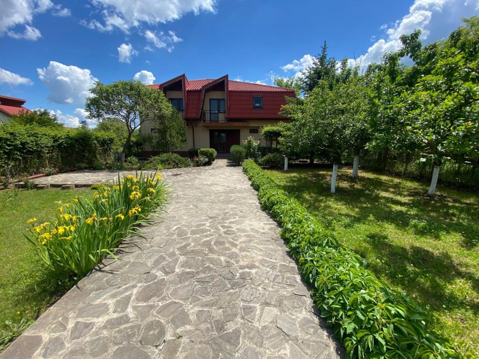 Casa cu livada si teren de 1935 mp