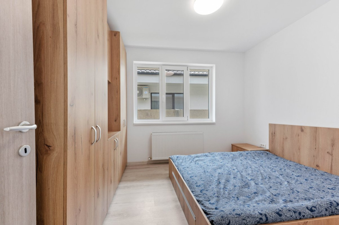 Vila noua, 5 dormitoare, 3 bai, teren 380 mp. Pret excelent