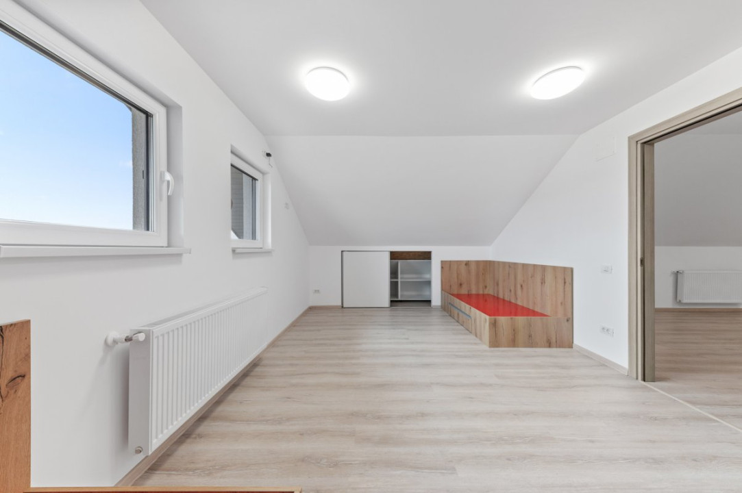 Vila noua, 5 dormitoare, 3 bai, teren 380 mp. Pret excelent
