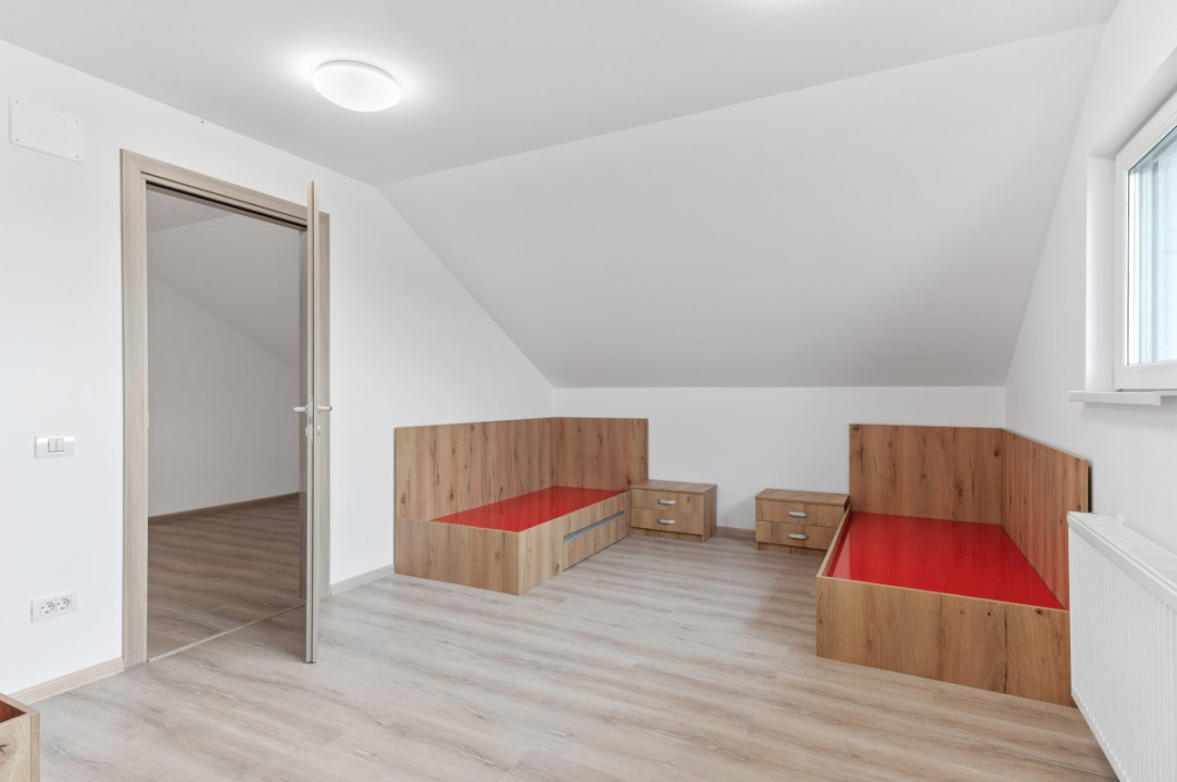 Vila noua, 5 dormitoare, 3 bai, teren 380 mp. Pret excelent
