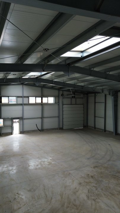 De vânzare – Hală industrială modernă, complet echipată PSI