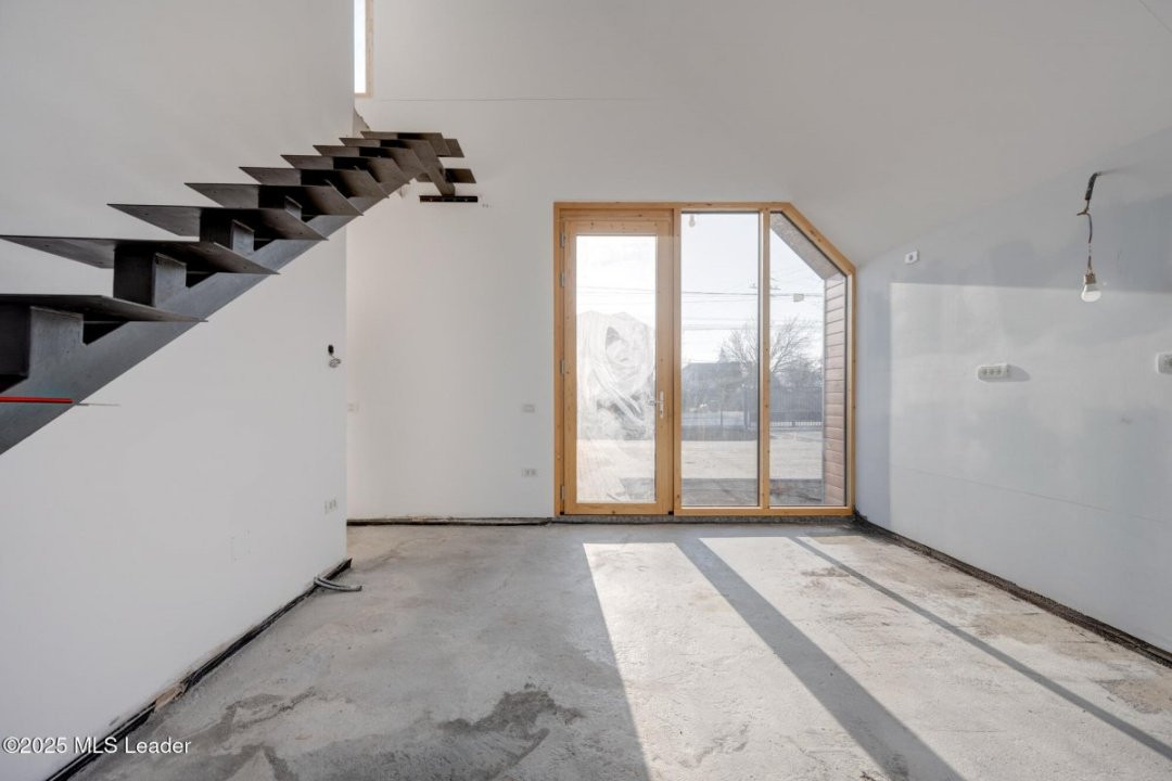 Eco si Modern - Casa de vanzare in Ciofliceni