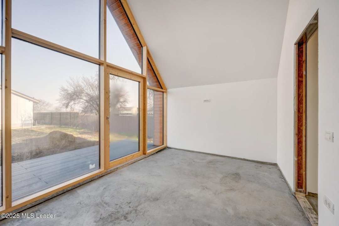 Eco si Modern - Casa de vanzare in Ciofliceni