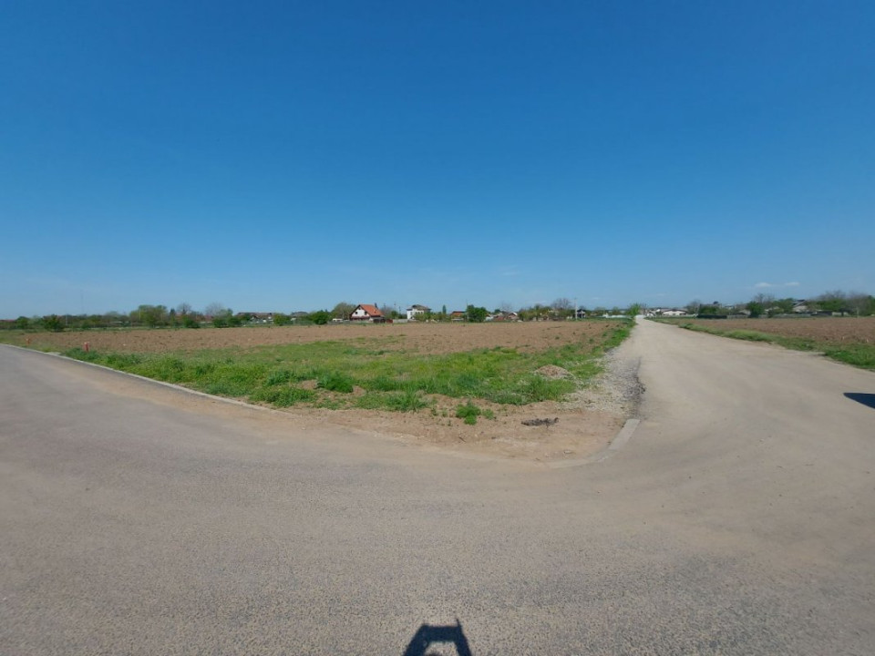 Loturi de casă de 583mp, deschidere 30m, Ciofliceni - Snagov!