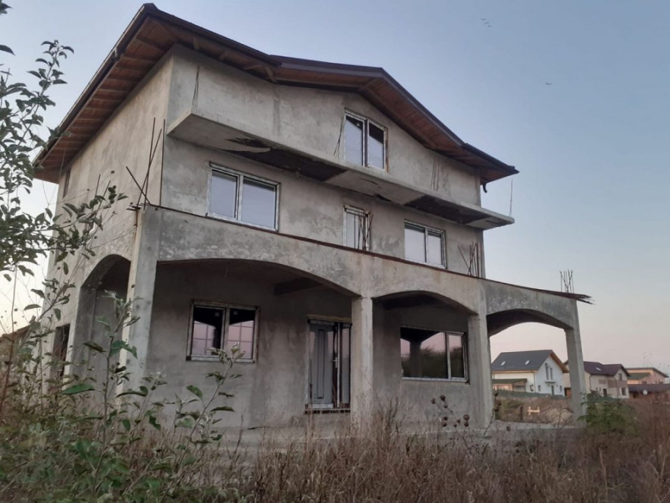 BERCENI CASA P+E 142 mp LOT 700 mp 