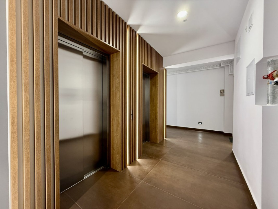Unirii, apartament cu terasa spre SUD, gata de mutat