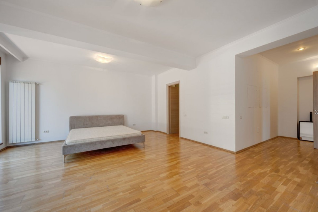 Penthouse spectaculos 5 camere, 482 mp, lift privat, Herăstrău – Satul Francez