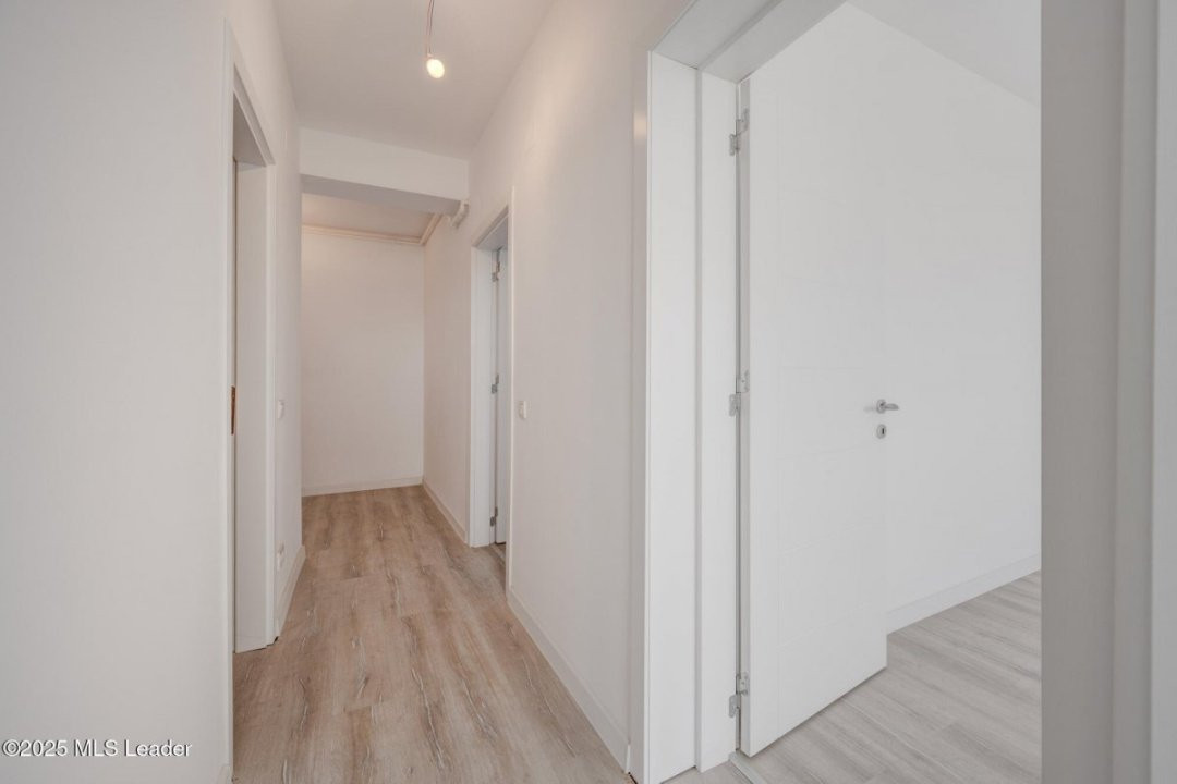 2 camere Giulesti- priveliste relaxanta, liniste, aproape de oras