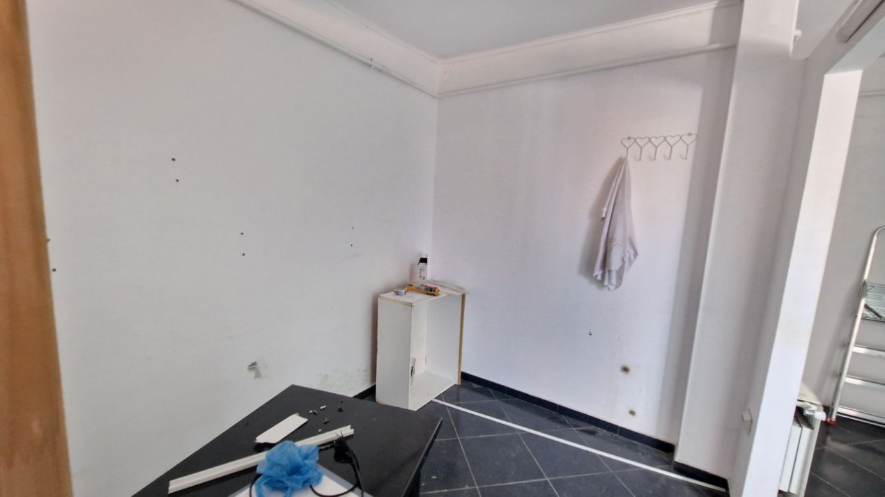 Spatiu comercial , parter de bloc, Prelungirea Ferentari !
