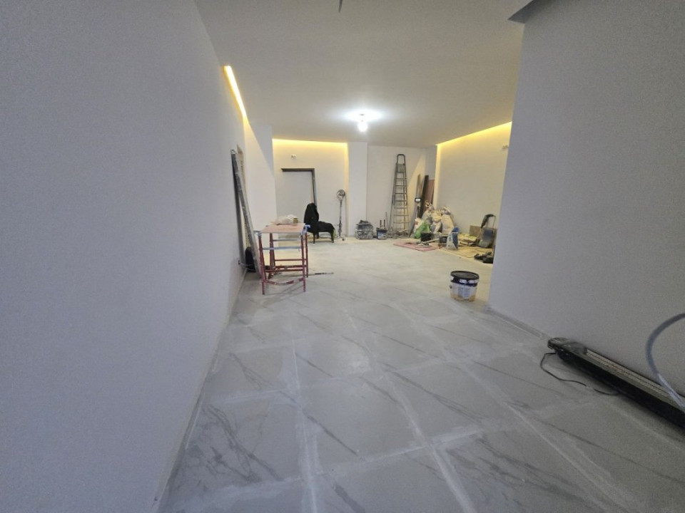 TREI Spatii comerciale Dristor Mc Donald s Metrou Stradal Camil Ressu