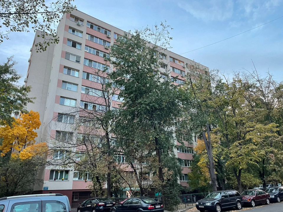 Apartament 3 camere, complet renovat, gata de mutat!