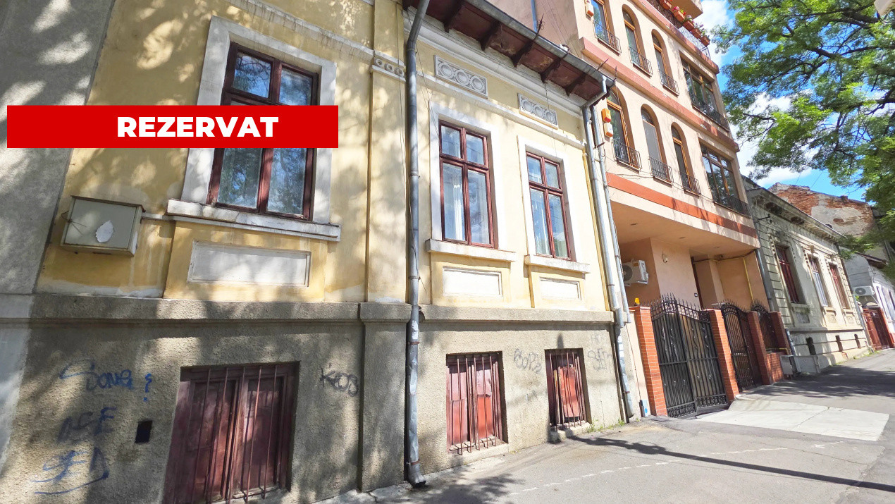 Uranus - O casă de renovat cu potential deosebit!