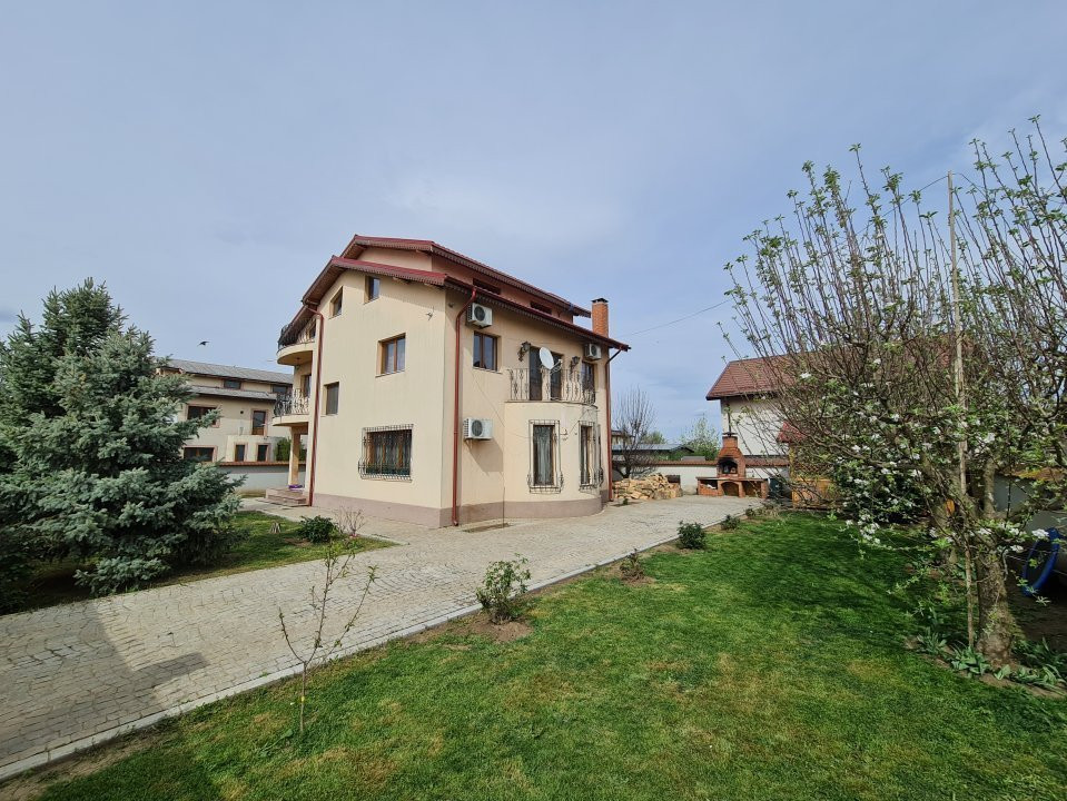 Vila Individuala - panouri solare - Domnesti