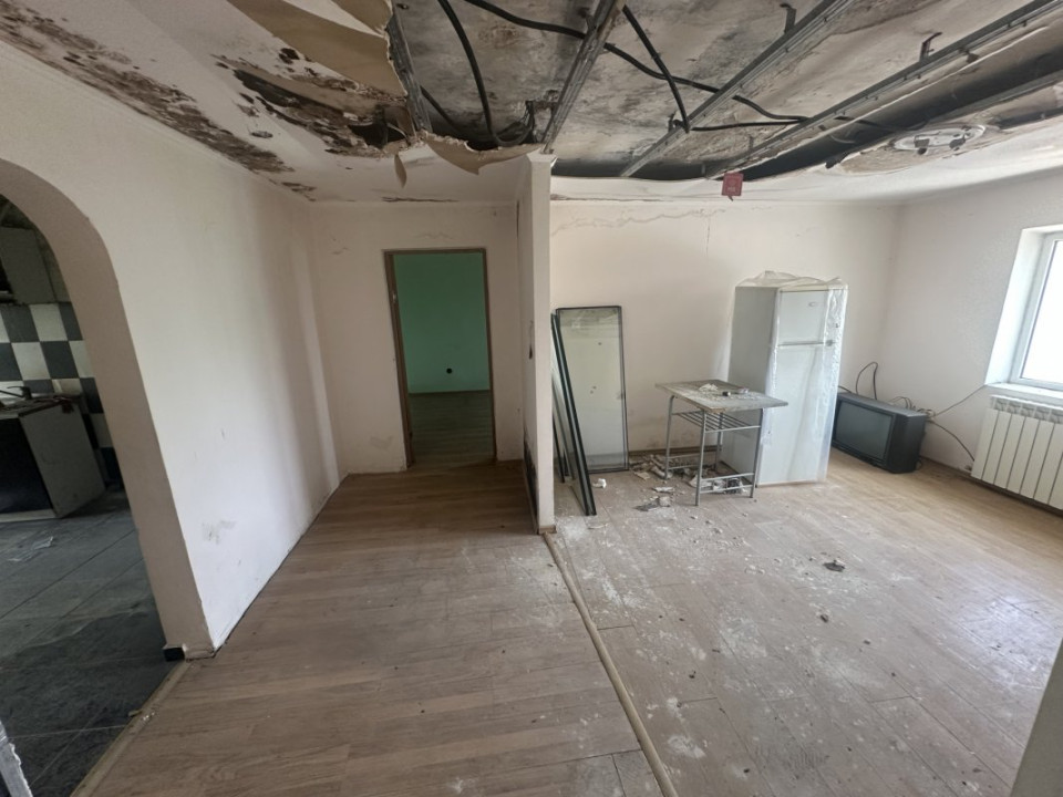 1 DECEMBRIE APARTAMENT 4 CAMERE 98 MP+LOT 22 MP PARCARE