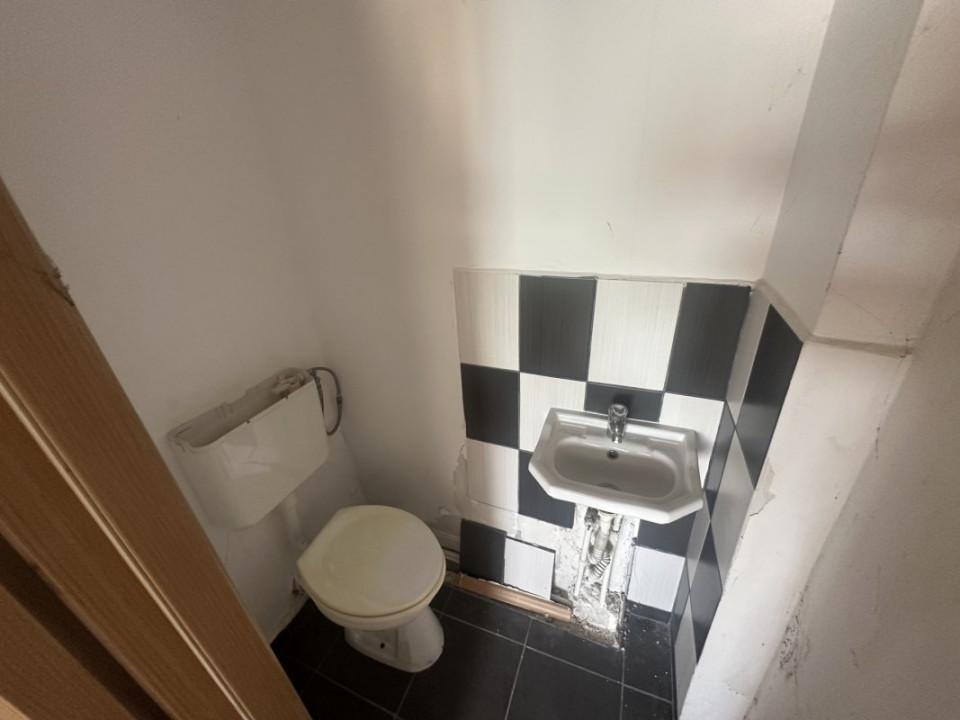 1 DECEMBRIE APARTAMENT 4 CAMERE 98 MP+LOT 22 MP PARCARE