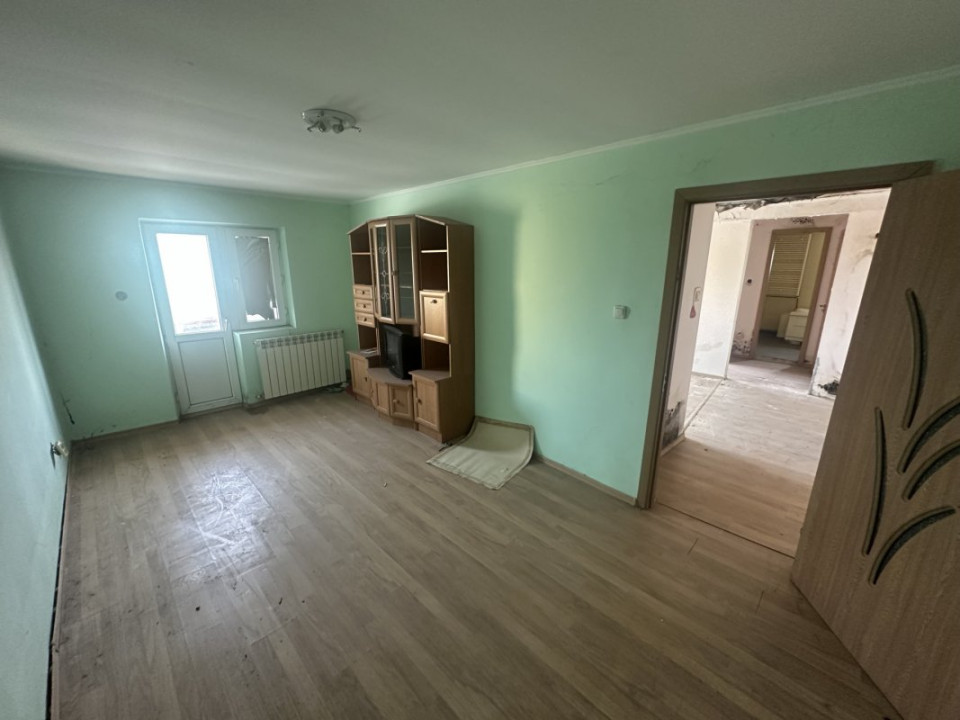 1 DECEMBRIE APARTAMENT 4 CAMERE 98 MP+LOT 22 MP PARCARE
