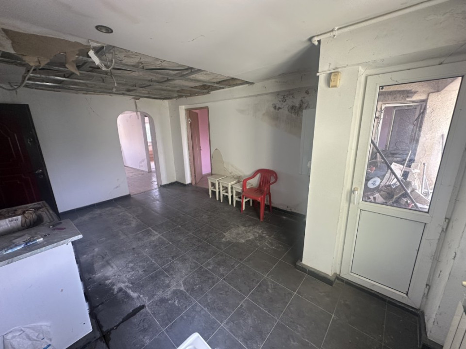 1 DECEMBRIE APARTAMENT 4 CAMERE 98 MP+LOT 22 MP PARCARE