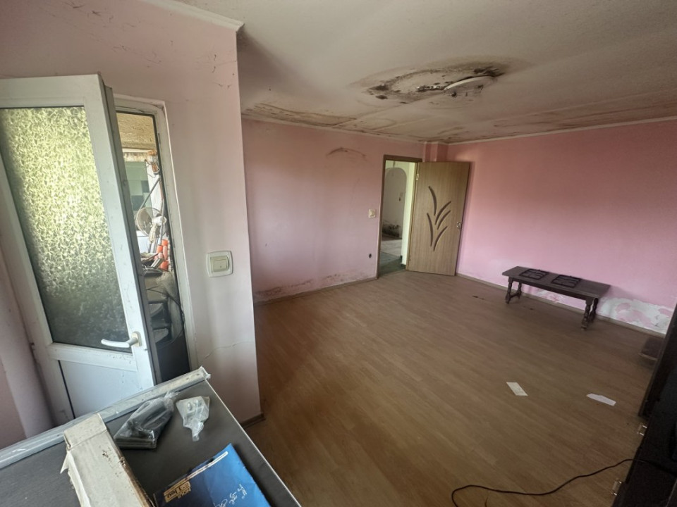 1 DECEMBRIE APARTAMENT 4 CAMERE 98 MP+LOT 22 MP PARCARE