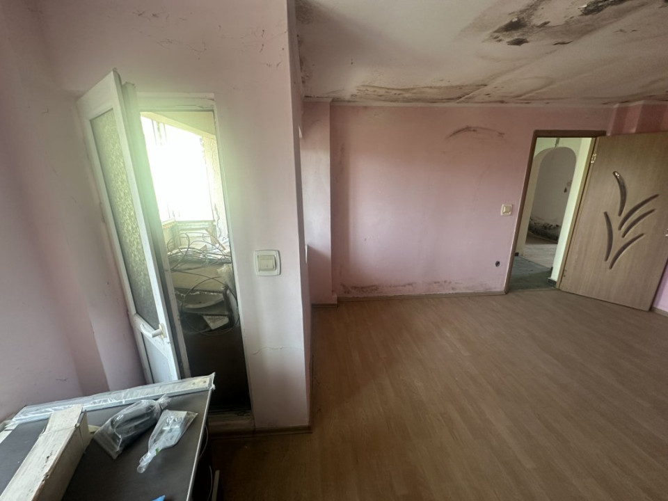 1 DECEMBRIE APARTAMENT 4 CAMERE 98 MP+LOT 22 MP PARCARE