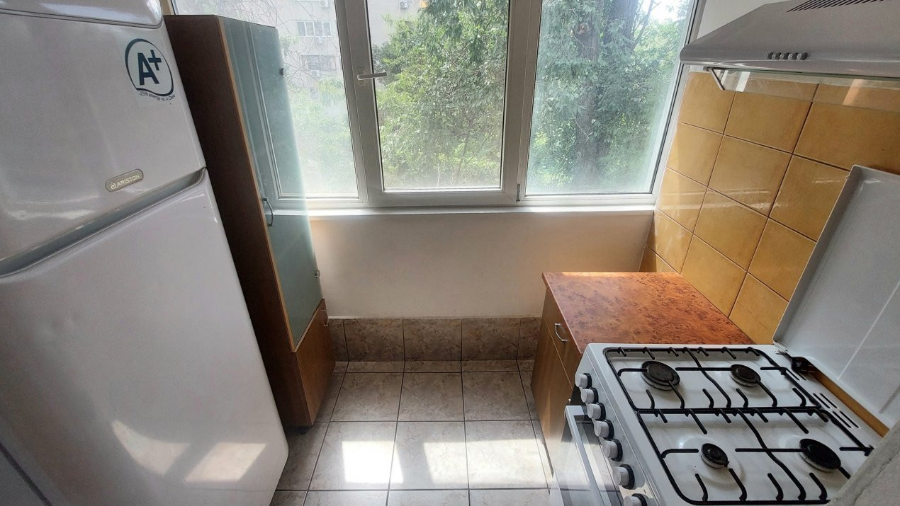 3 camere Giulesti – Etaj 2 | Bloc anvelopat | Locație practică 