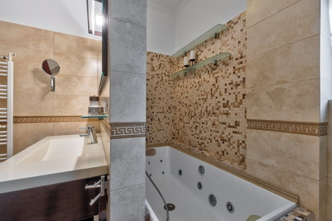 Apartament de 5 camere 170mp utili, 77mp curte și 3 locuri de parcare! 