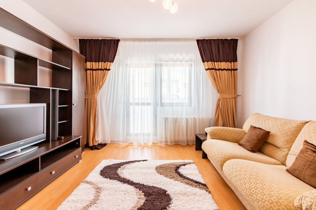 Apartament decomandat, 2 camere, 2 balcoane, Mall Vitan