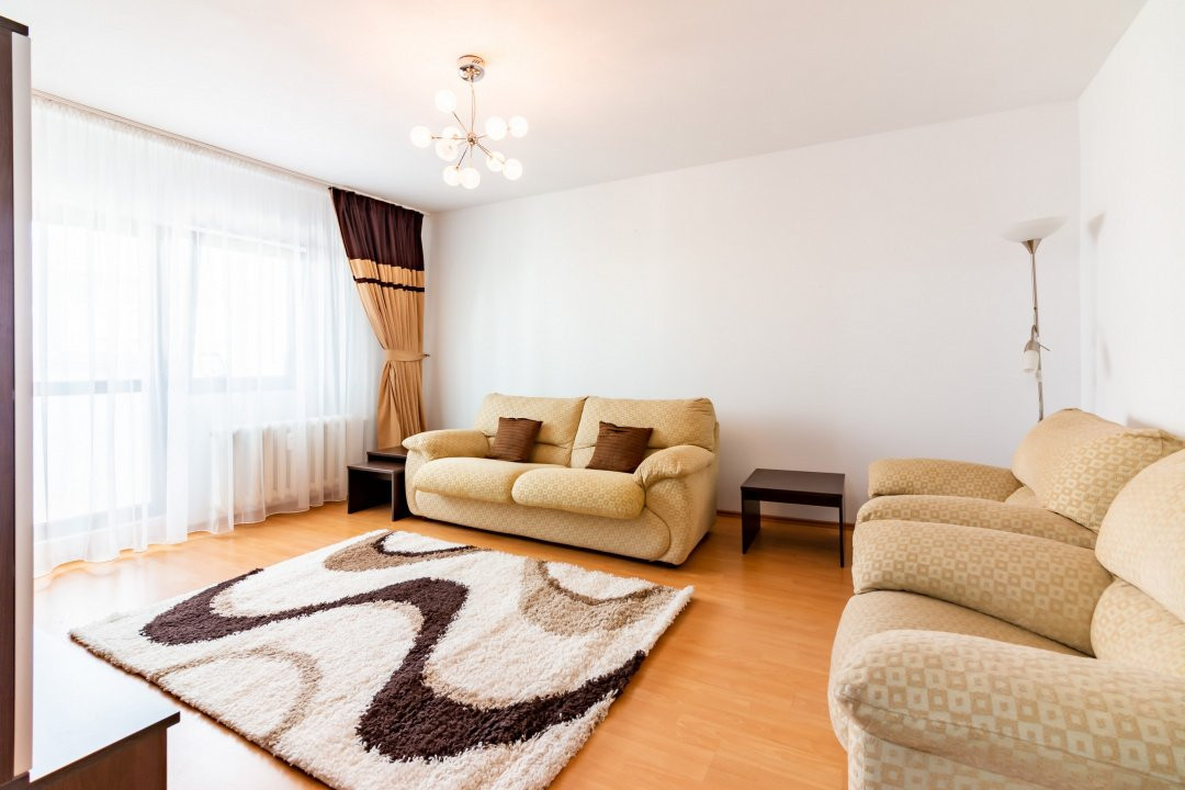 Apartament decomandat, 2 camere, 2 balcoane, Mall Vitan