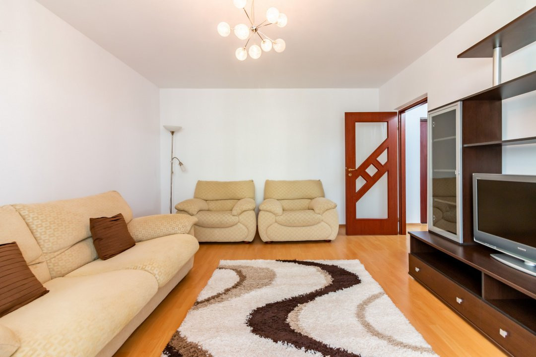 Apartament decomandat, 2 camere, 2 balcoane, Mall Vitan