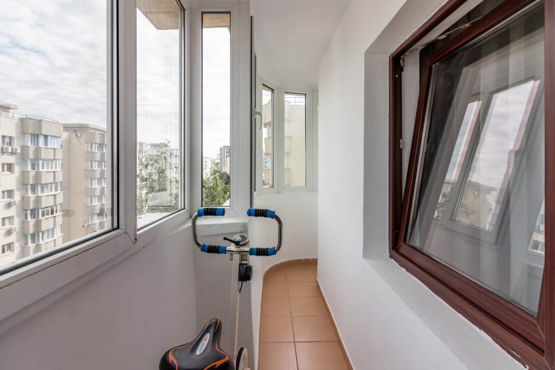 Apartament decomandat, 2 camere, 2 balcoane, Mall Vitan