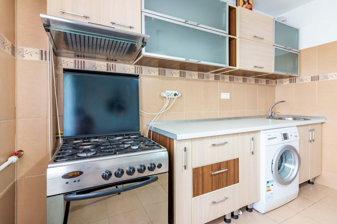 Apartament decomandat, 2 camere, 2 balcoane, Mall Vitan