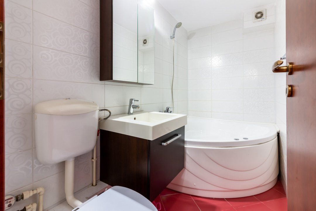 Apartament decomandat, 2 camere, 2 balcoane, Mall Vitan