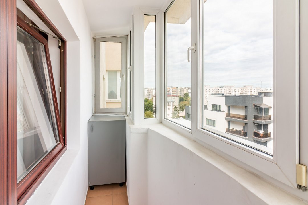 Apartament decomandat, 2 camere, 2 balcoane, Mall Vitan