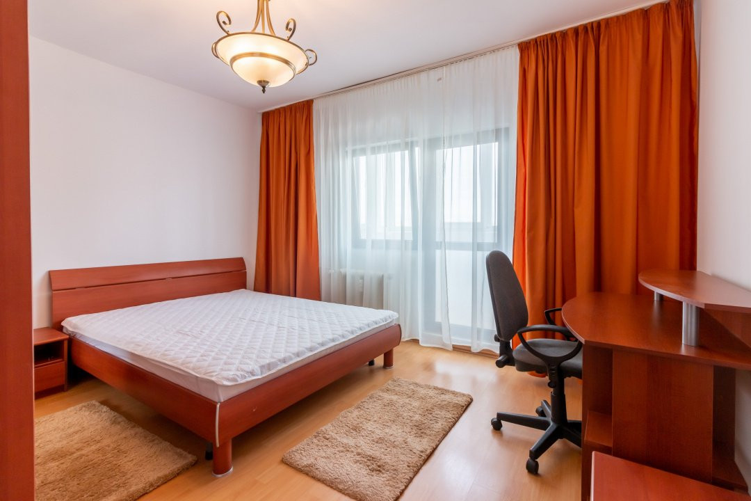 Apartament decomandat, 2 camere, 2 balcoane, Mall Vitan