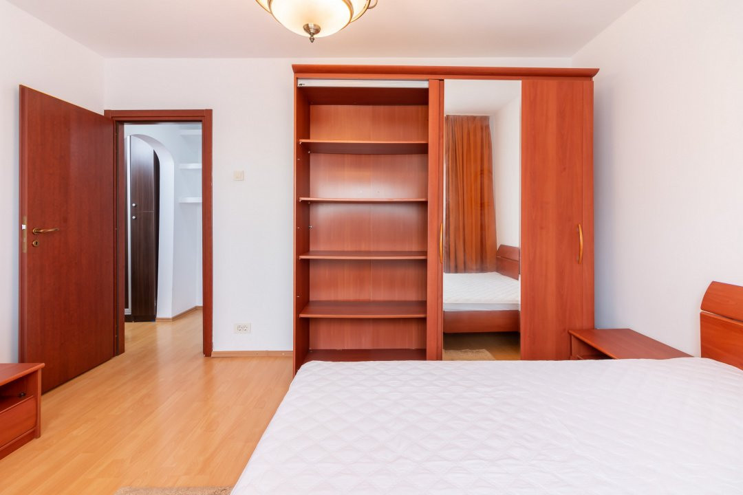 Apartament decomandat, 2 camere, 2 balcoane, Mall Vitan