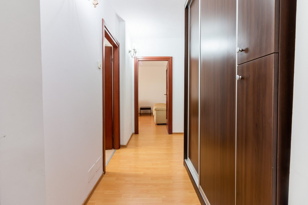 Apartament decomandat, 2 camere, 2 balcoane, Mall Vitan