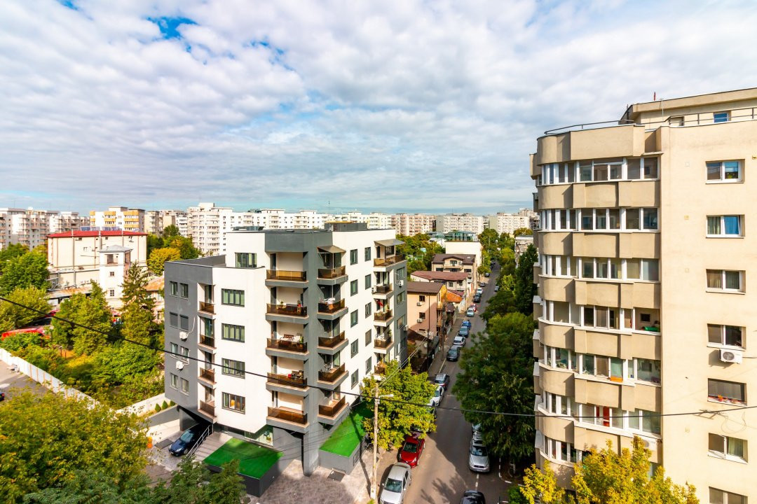 Apartament decomandat, 2 camere, 2 balcoane, Mall Vitan