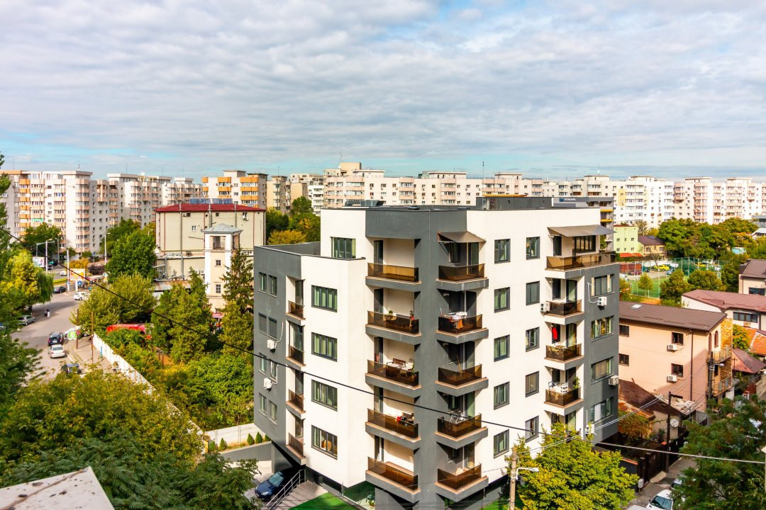 Apartament decomandat, 2 camere, 2 balcoane, Mall Vitan