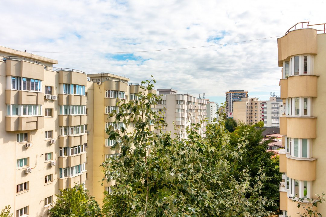 Apartament decomandat, 2 camere, 2 balcoane, Mall Vitan