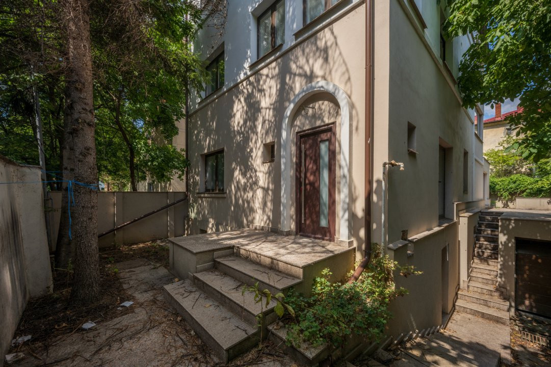 Vila Primaverii, S+P+1+M, 389 mp teren, 266 teren liber