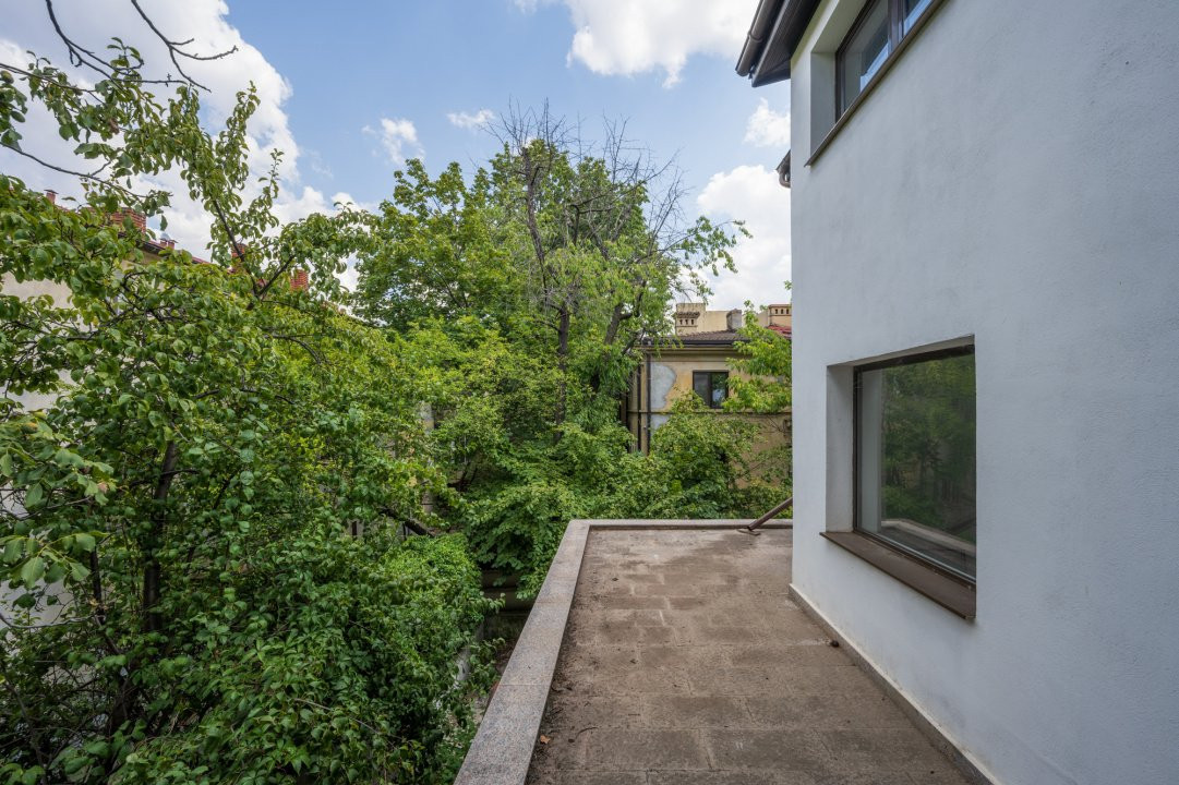 Vila Primaverii, S+P+1+M, 389 mp teren, 266 teren liber