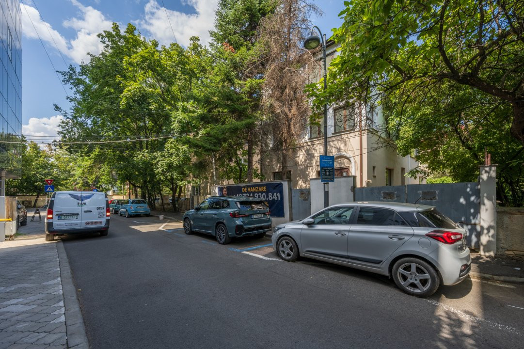 Vila Primaverii, S+P+1+M, 389 mp teren, 266 teren liber
