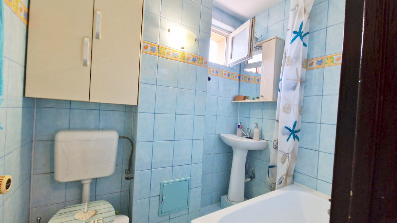 2 camere cu balcon scăldat de soare, gata să te primească în Alexandru Obregia