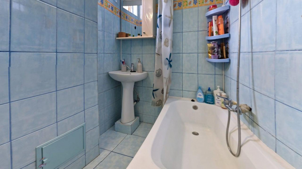 2 camere cu balcon scăldat de soare, gata să te primească în Alexandru Obregia