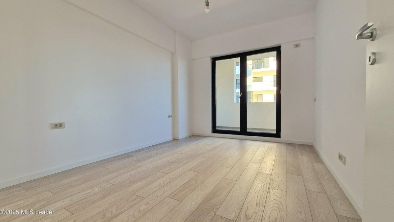 3 CAMERE I COMPLEX PE MALUL LACULUI I SunLake Residence
