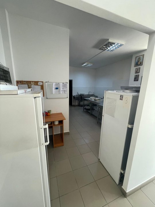 Spatiu comercial - Prelungiera Ghencea nr. 262 - 50 mp 