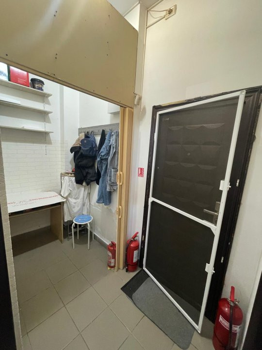 Spatiu comercial - Prelungiera Ghencea nr. 262 - 50 mp 