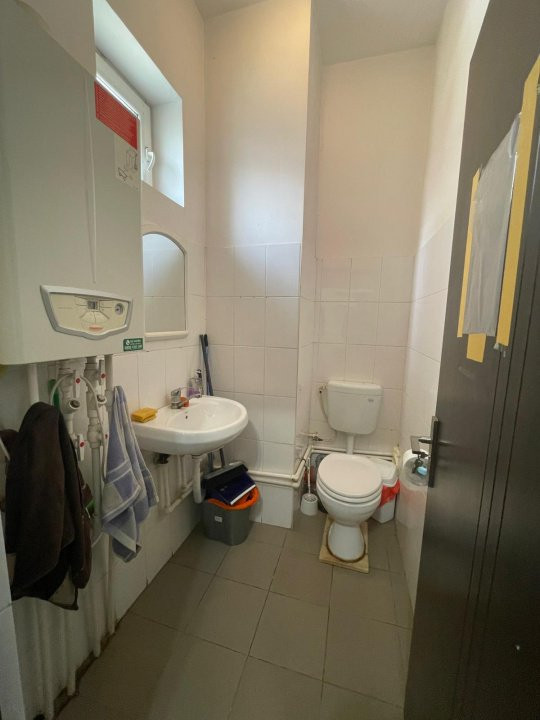Spatiu comercial - Prelungiera Ghencea nr. 262 - 50 mp 