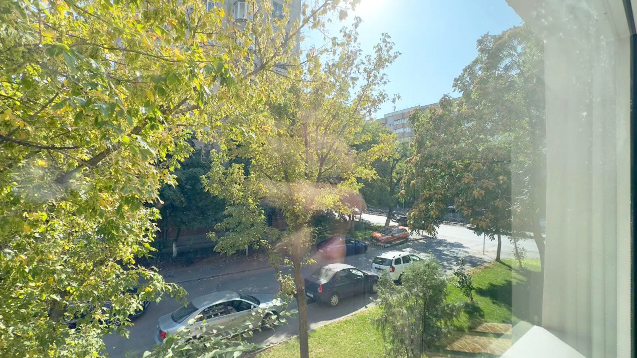 Apartament 3 camere, la etajul 1, pe Șos. Virtuții – ai tramvaiul 41 la ușă!