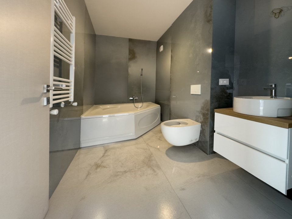 Penthouse 3 camere de vânzare Pipera | 275 mp total, rooftop privat 116 mp 